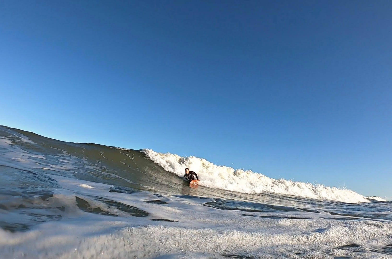 Primavera das ondas na Praia da Cinelândia - Sombreiro Surf