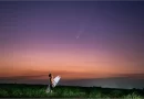 De novo eles! Italo Ferreira aparece em foto com “cometa do século” que passou pela Terra da última vez há 80 mil anos